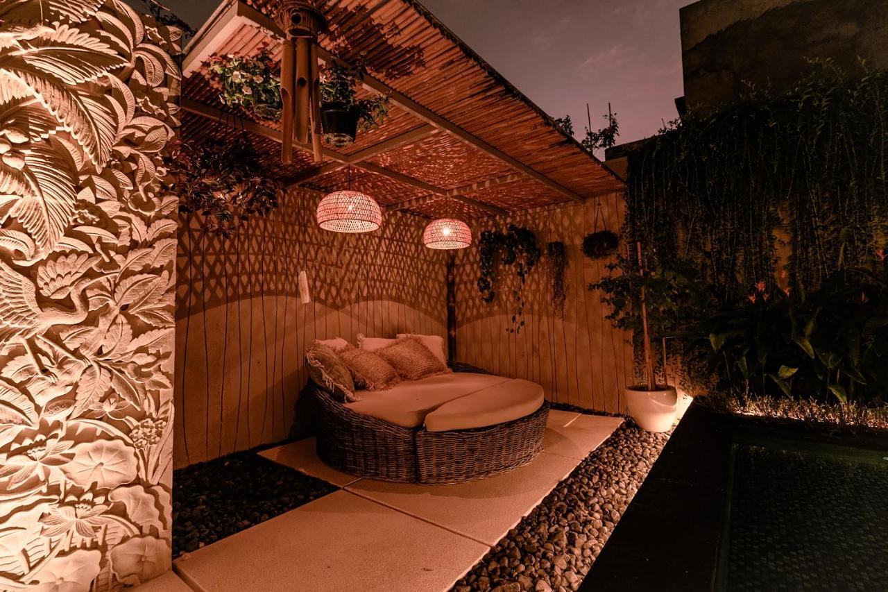ג'ימבאראן Sunset Palms Beach Villa מראה חיצוני תמונה